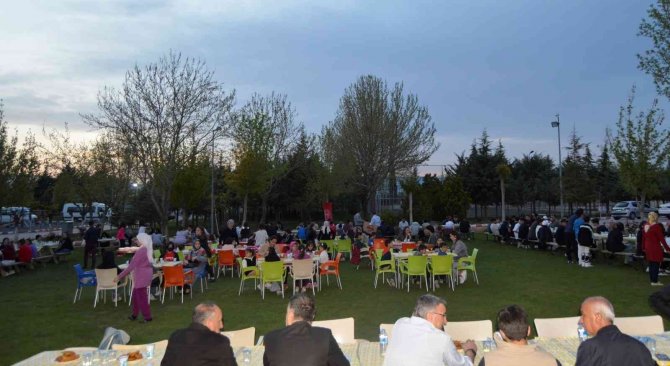 Poyraz’dan Yetim Ve Öksüz Çocuklar İçin Çağrı