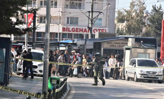 Antalya’da Çöp Kutusuna Atılan Çanta Polisi Alarma Geçirdi