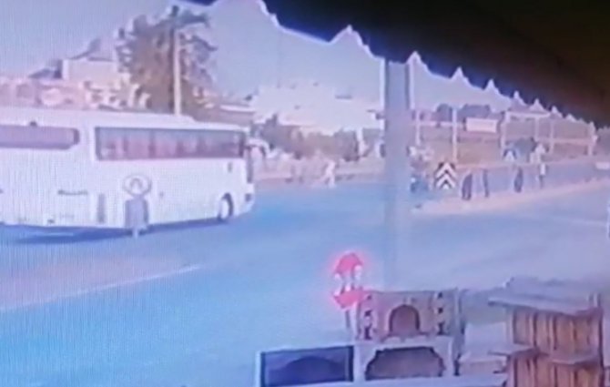 24 Yaşındaki Gencin Yaya Geçidinden Ölüme Gidişi Kamerada