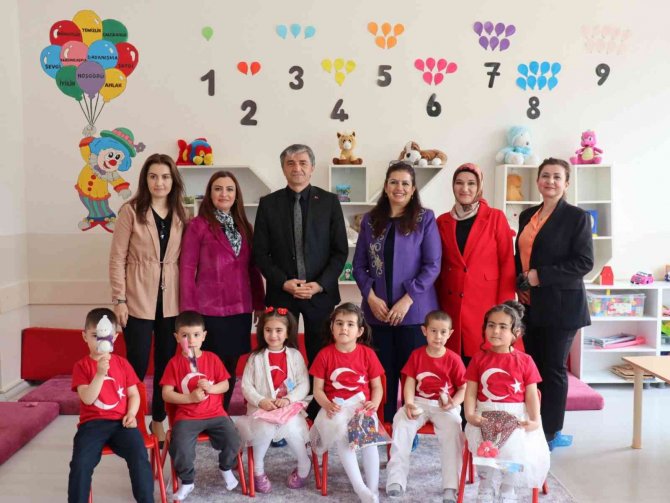 Atık Malzemeler 23 Nisan Hediyesine Dönüştü