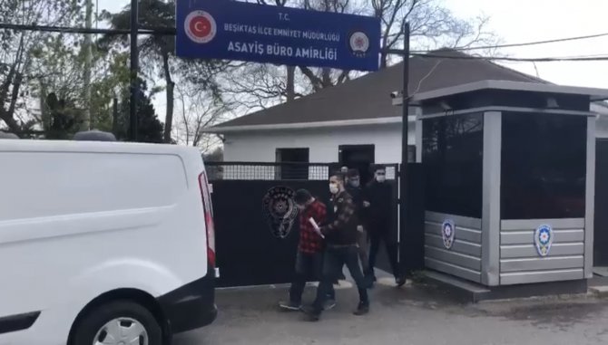 Beşiktaş’ta Polisin Durdurduğu Araçtan Mini Cephanelik Çıktı