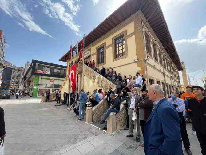 Belediye’den Taraftarlara Dev Ekran Jesti