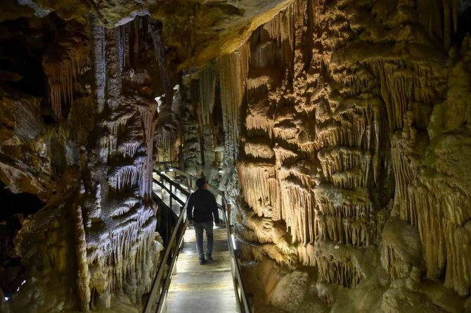 Gümüşhane’nin Yeraltı Sarayı Ziyaretçi Kabulüne Başladı