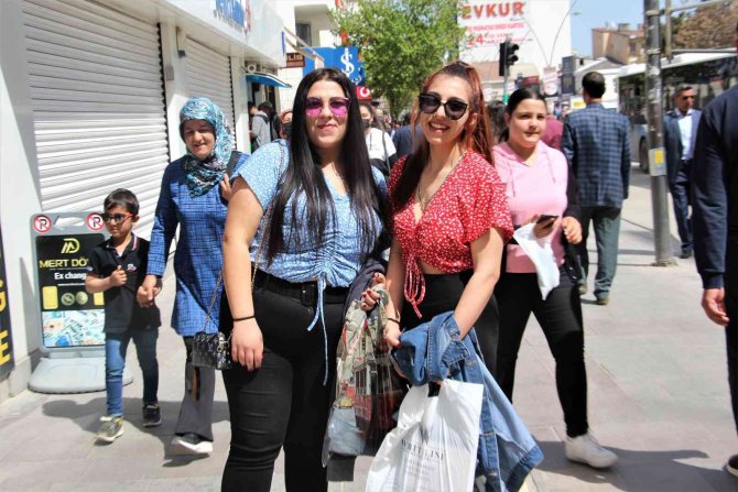 Uzmanlar Uyardı, Sahte Güneş Gözlükleri Katarakt Yapabilir