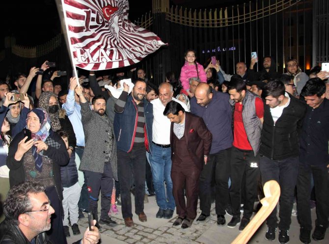 Elazığ’da Geleneksel ’23. Sahur Halayı’ Renkli Görüntülere Sahne Oldu