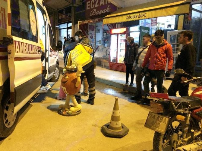 Sinop’ta Kamyonetle Motosikletin Çarpıştığı Kazanın Görüntüsü Ortaya Çıktı