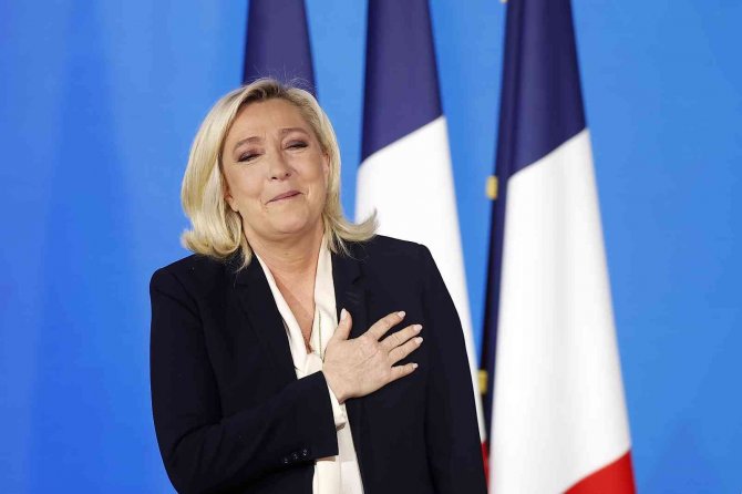 Le Pen’den İlk Açıklama: "Bu Gecenin Sonucu Kendi İçinde Büyük Bir Zafer"