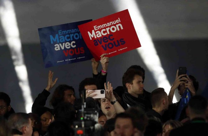 Macron’dan Zafer Konuşması: “Birçok Yurttaşım Beni Desteklemek İçin Değil, Aşırı Sağı Engellemek İçin Bana Oy Verdi”