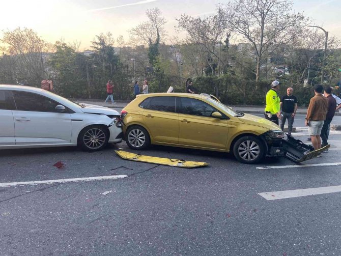 Sarıyer’de İ̇ett Otobüsü Dehşet Saçtı, Yokuş Aşağı Kayan Otobüs Önüne Gelen 15 Aracı Biçti