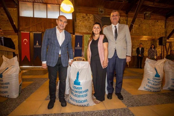 İ̇zmirli Üreticiye Kuzu Büyütme Yemi Desteği