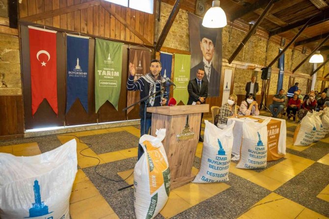 İ̇zmirli Üreticiye Kuzu Büyütme Yemi Desteği