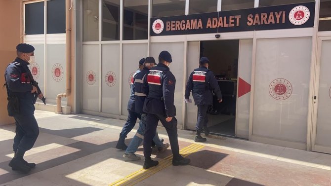 Jandarma İşçi Kılığında Operasyonla Aranan Şahsı Yakaladı