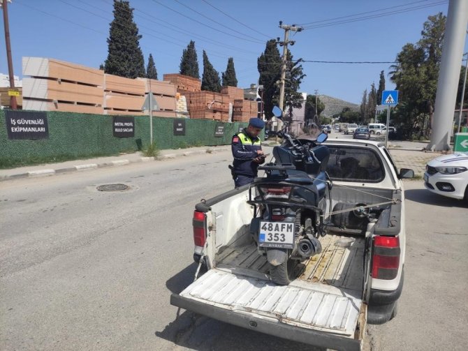 Jandarmadan Motosikletlilere Sıkı Denetim