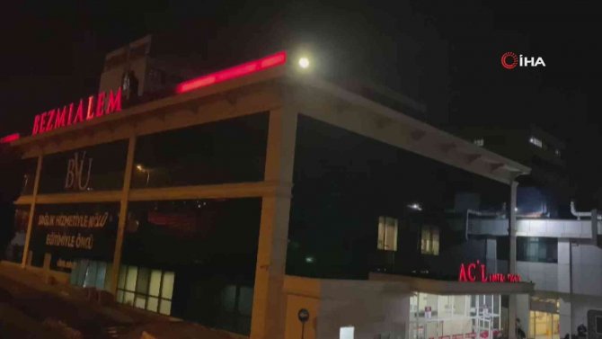 Kafasına Atılan Cisim Sonucu İkinci Katın Merdivenlerinden Düşen Polis Memuru Şehit Oldu...düşme Anı Kameralara Yansıdı