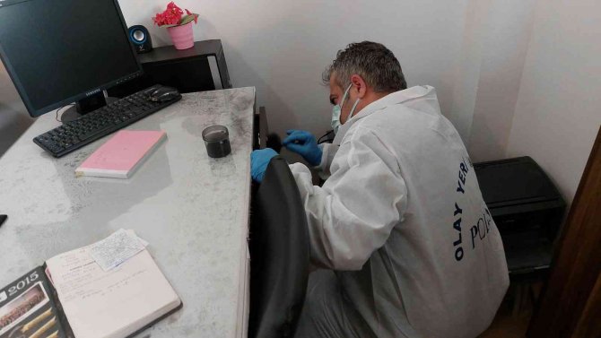 Hırsız Camiden Toplanan Yardım Parasını Çaldı