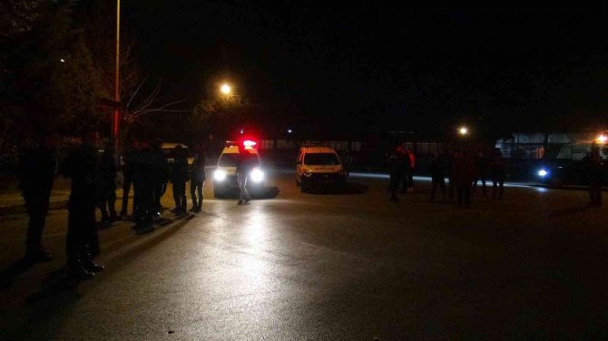 İ̇ki Mahalle Arasındaki Gerginliğe Çevik Kuvvet Müdahale Etti
