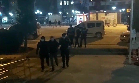 Şüphe Üzerine Durdurulan Otomobilden Uyuşturucu Ve Sahte Para Çıktı