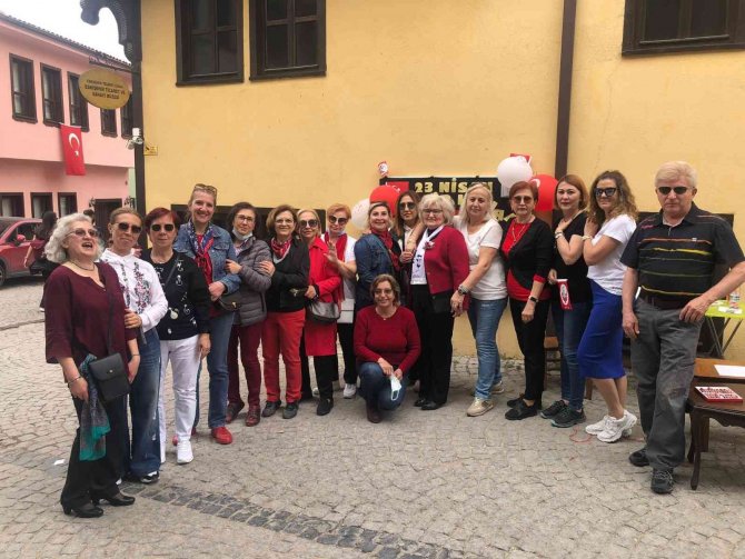 Çocuklar 23 Nisan’ı Resim Çizerek Kutladı