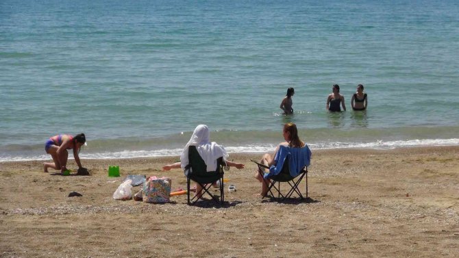 Mersin’de Hem Kar Çilesi Hem Deniz Keyfi