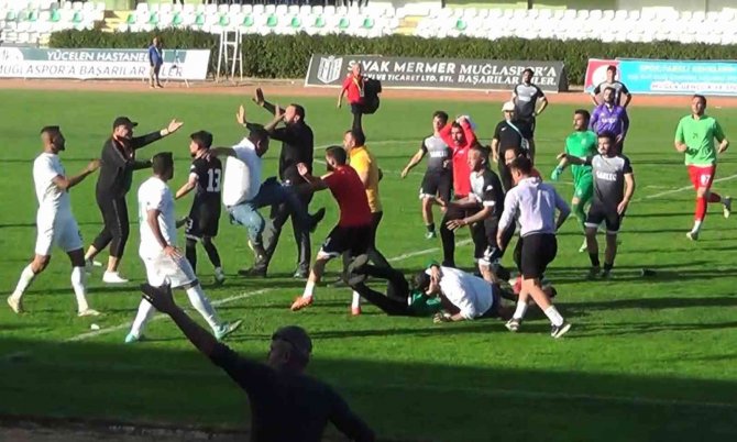 Maç Bitti, Yumruklar Havada Uçuştu