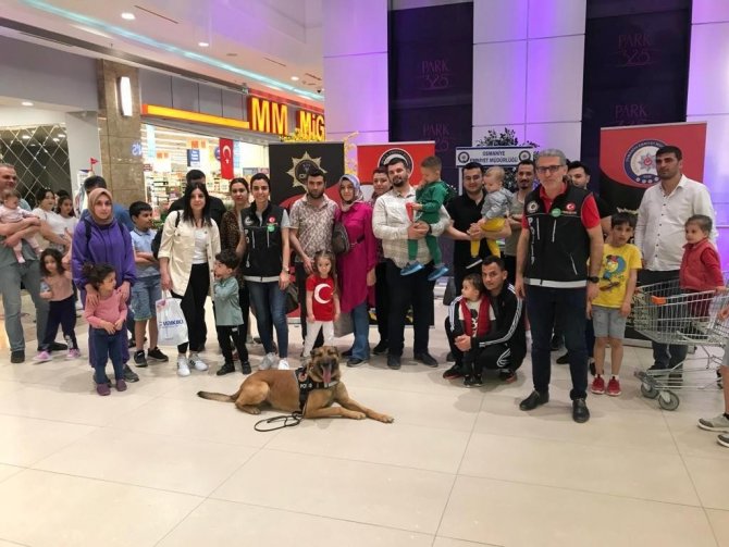Avm’de Narkotik Köpeğiyle Uyuşturucuyla Mücadele