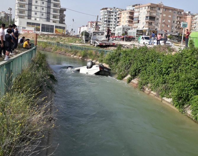 Osmaniye’de Otomobil Sulama Kanalına Uçtu: 3 Yaralı
