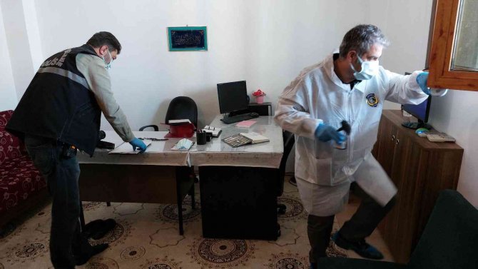 Hırsız Camiden Toplanan Yardım Parasını Çaldı