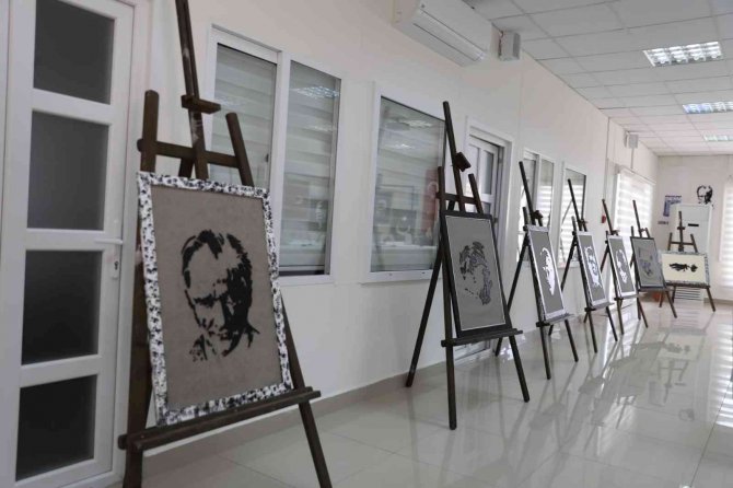 Atatürk Silüetleri Sergisi Didimlilerle Buluştu
