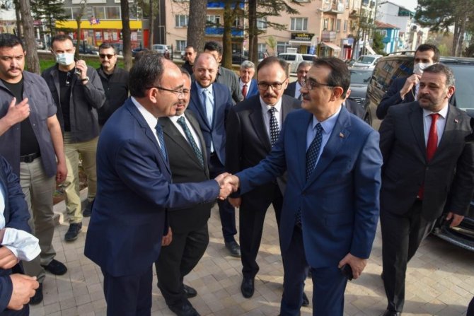 Rektör Beydemir, Bakan Dönmez’e Üniversite Hakkında Bilgilendirme Yaptı