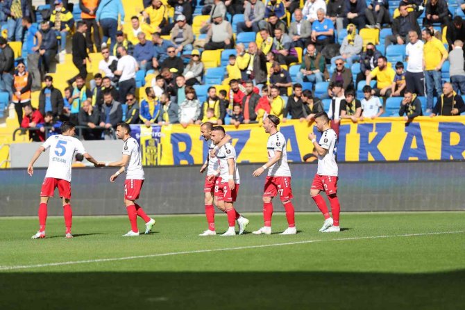 Şeref Özcan: "Golü Benim Atmam Önemli Değil”