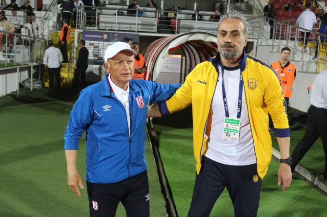Spor Toto 1. Lig: Balıkesirspor:0 - Mke Ankaragücü: 2