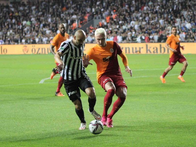 Spor Toto Süper Lig: Altay: 0 - Galatasaray: 1 (İ̇lk Yarı)