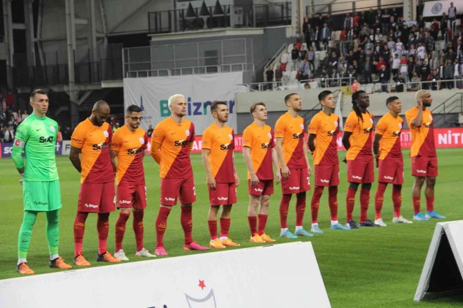 Spor Toto Süper Lig: Altay: 0 - Galatasaray: 1 (Maç Devam Ediyor)