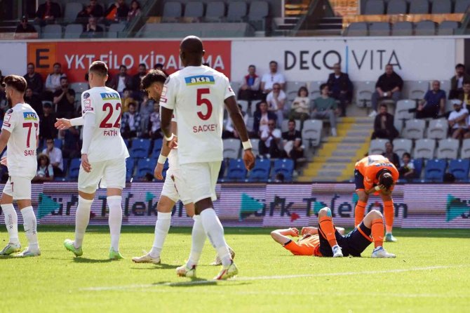Spor Toto Süper Lig: Medipol Başakşehir: 0 - A.hatayspor: 0 (İ̇lk Yarı)