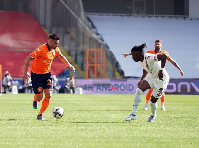 Spor Toto Süper Lig: Medipol Başakşehir: 0 - A.hatayspor: 0 (İ̇lk Yarı)