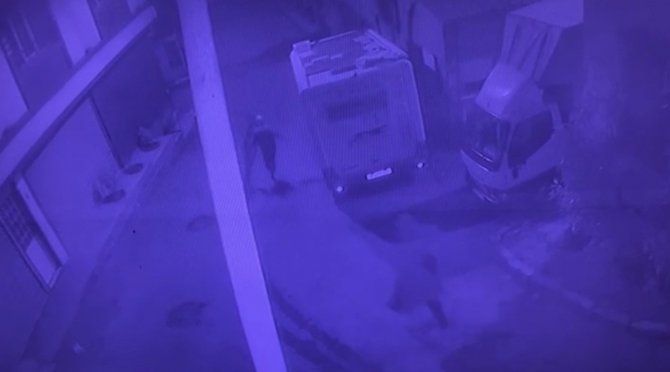 Taksim’de Kadın Turiste Kapkaç Şoku: Turistin Kovaladığı Kapkaççıları Beyoğlu Polisi Yakaladı