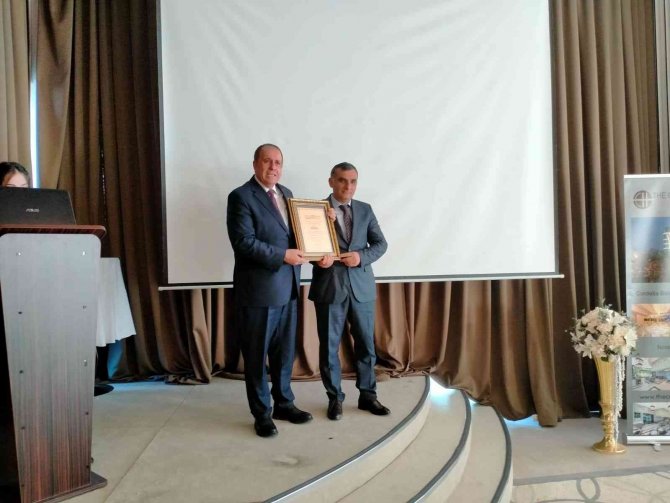 Başkan Kandaşoğlu’ndan Başarılı Ekibine Teşekkür Plaketi