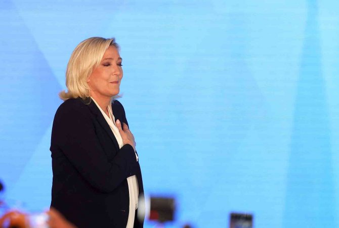 Le Pen’den İlk Açıklama: "Bu Gecenin Sonucu Kendi İçinde Büyük Bir Zafer"