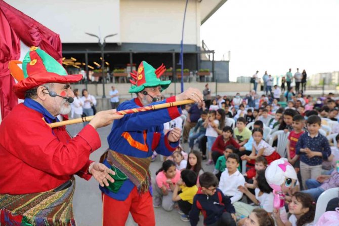 Yunusemreli Çocuklar Bayramlarını Doyasıya Yaşadı