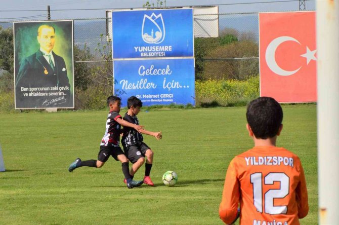 Yunusemre’de 23 Nisan Futbol Turnuvası Düzenlendi