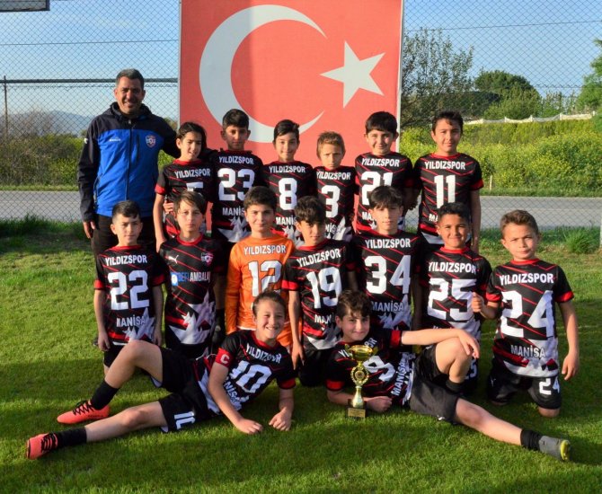 Yunusemre’de 23 Nisan Futbol Turnuvası Düzenlendi