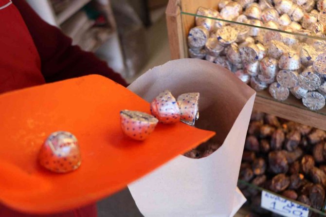 Bayram Öncesi Şeker Ve Çikolataya İlgi Arttı