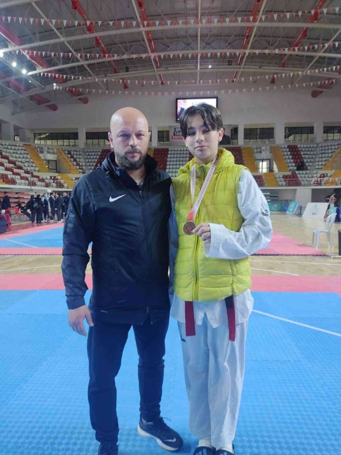 1308 Osmaneli Belediyespor Karate Takımından Milli Takıma Üç Sporcu Gönderecek