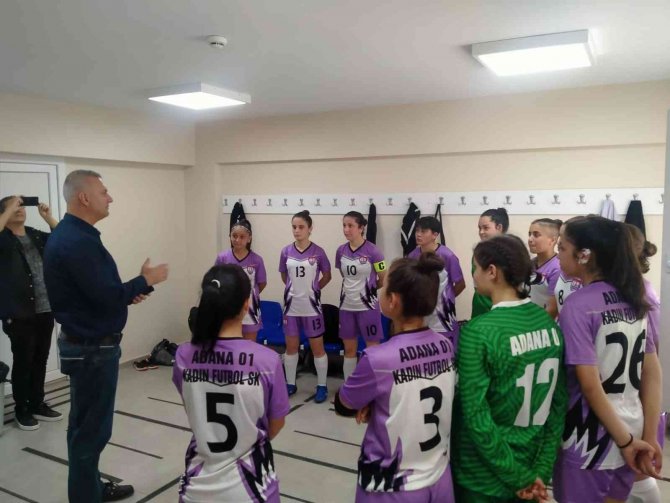 Adana 01 Kadın Futbol Kulübü Play Off’ta