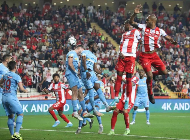 Antalyaspor, Yenilmezlik Serisini 12 Maça Çıkardı