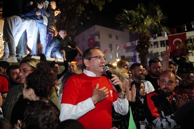 Ayvalık’ta Şampiyonluk Sevinci Meydanlara Sığmadı