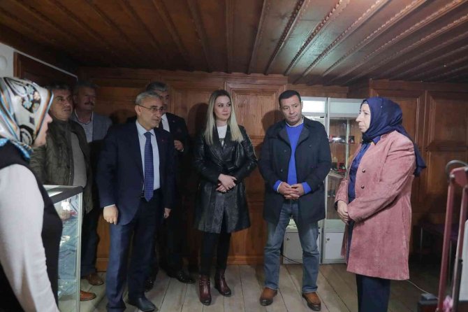 "Kültür Ve Kültürel Değerler İle Birlikte Sanat Ve Sanatçıya Sahip Çıkan Bir Belediyeyiz"