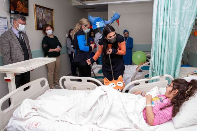 Ameliyat Öncesi Kuklalı Terapi