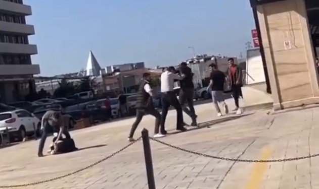 Gençlerin ’’Kız’’ Kavgası, Meydan Muharebesine Döndü