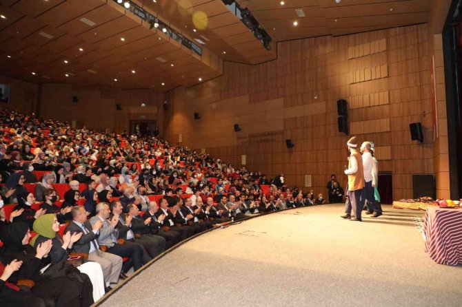 ‘Ziyafet Sofrası’ Samsun’da Sahnelendi